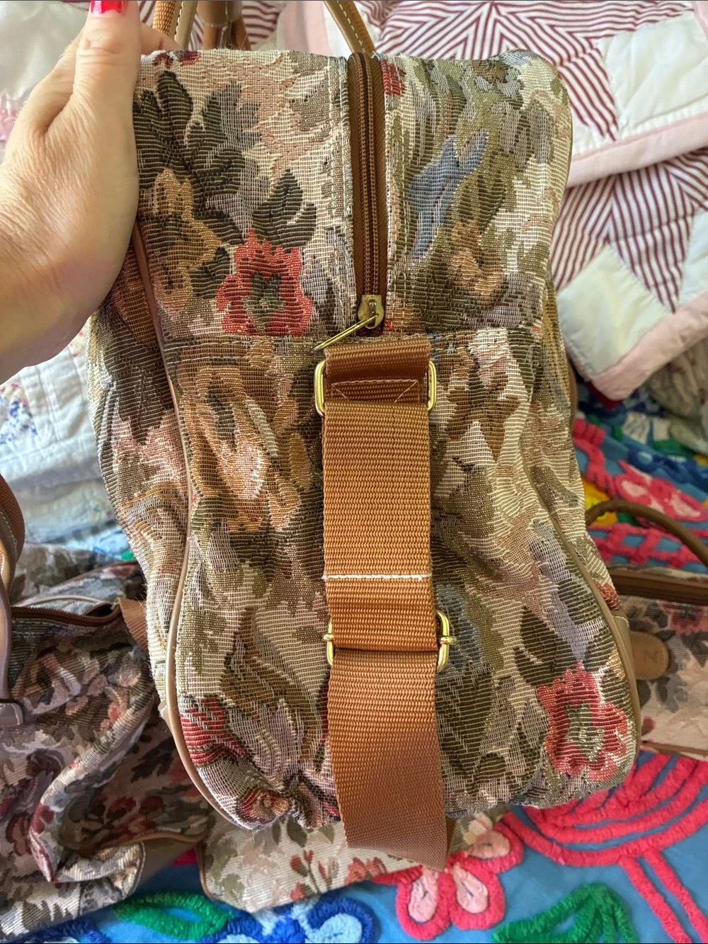 Vintage Avon Floral Tapestry 4 Piece Travel bag set Like New - Picture 8 of 10